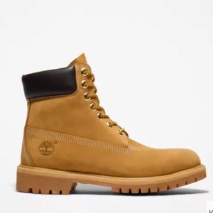 Men's Classic 6 inch Timberlands size 9.5